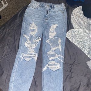 American Eagle High wasted mom jeans